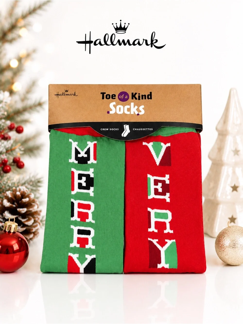 Hallmark Toe of a Kind Very Merry Christmas Crew Socks NWT Mismatched Holiday